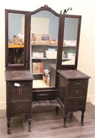 VANITY WITH TRIFOLD MIRROR