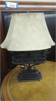 TABLE LAMP WITH SHADE