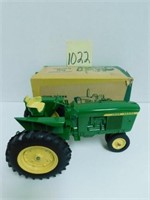 John Deere 4020 NF w/ 3-Point Hitch w/ Box