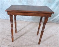 VINTAGE WOOD LAMP/END TABLE