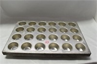 3 CHICAGO METALLIC COMMERCIAL MUFFIN PANS 11.5" X