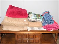 Group of Blankets and Throws - (2) Electric