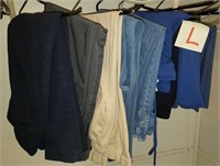 C - MIXED LOT OF CLOTHING (L)