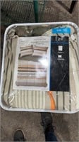 Twin Reversible comforter set used