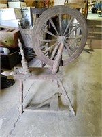 Antique spinning wheel