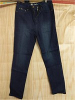 DG2 size 10 blue jeans