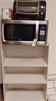 Oster Microwave1100 Watts, Hamilton Beach Toaster