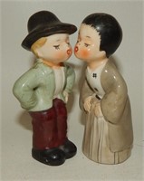 Napco Ware Kissing Couple