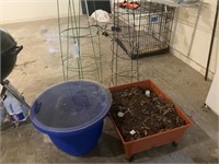 2 Large Planters & 3 Tomato Cages