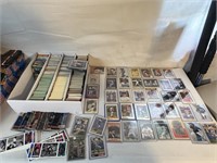 APPROX 2.500 ASSORTED BASEBALL CARDS