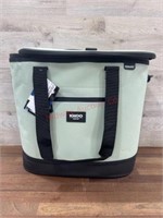 Igloo cooler tote