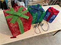 LIGHTED CHRISTMAS BOXES