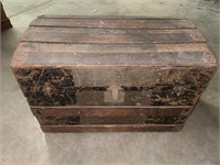 Antique steamer trunk 20in x 30in