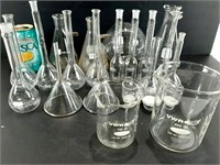 20 flacons d'évaporation de labo en verre variés