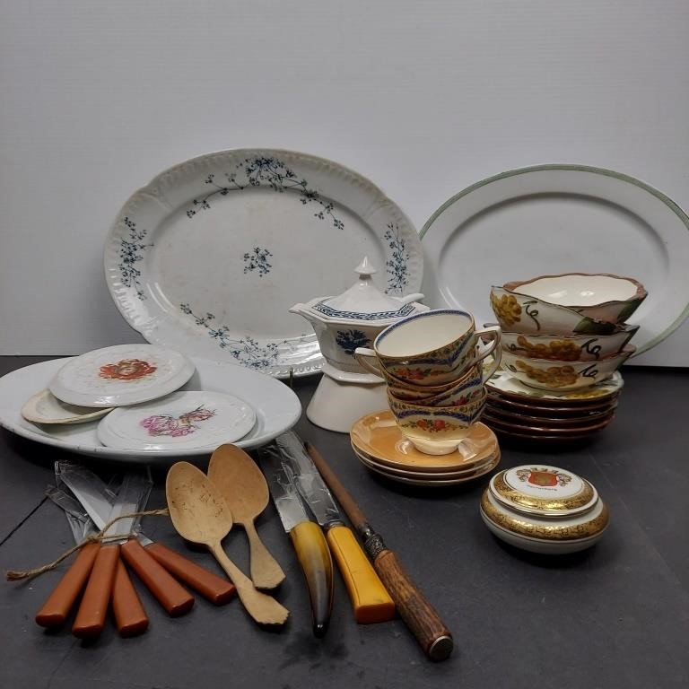 MISC VINTAGE DISHES, BAKELITE & MORE