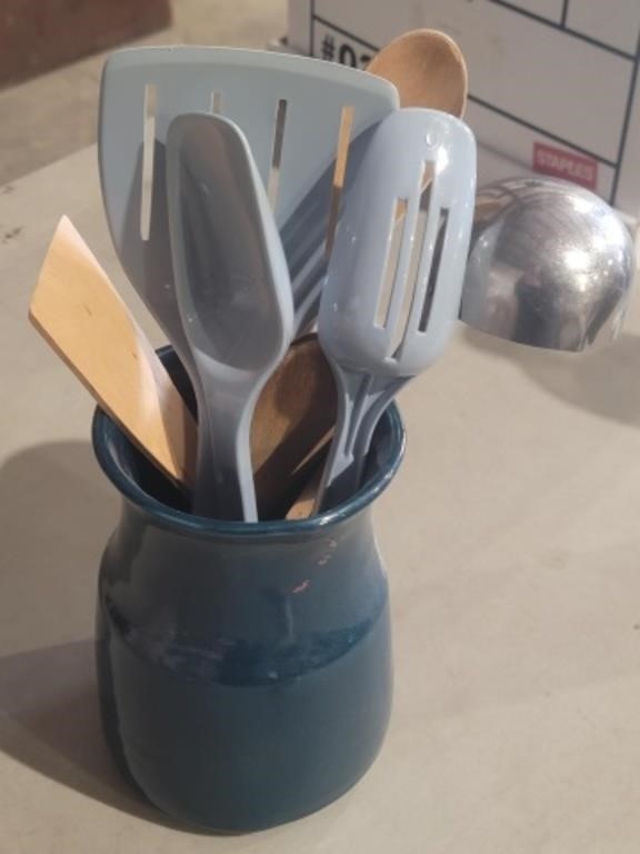 Container W/Kitchen Spatulas