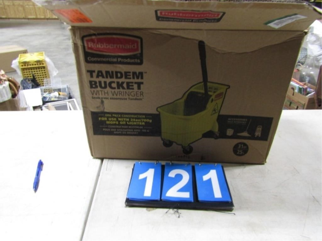 RUBBERMAID TANDEM BUCKET WITH WRINGER