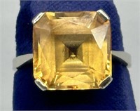 14K Gold Ring w/Gemstone