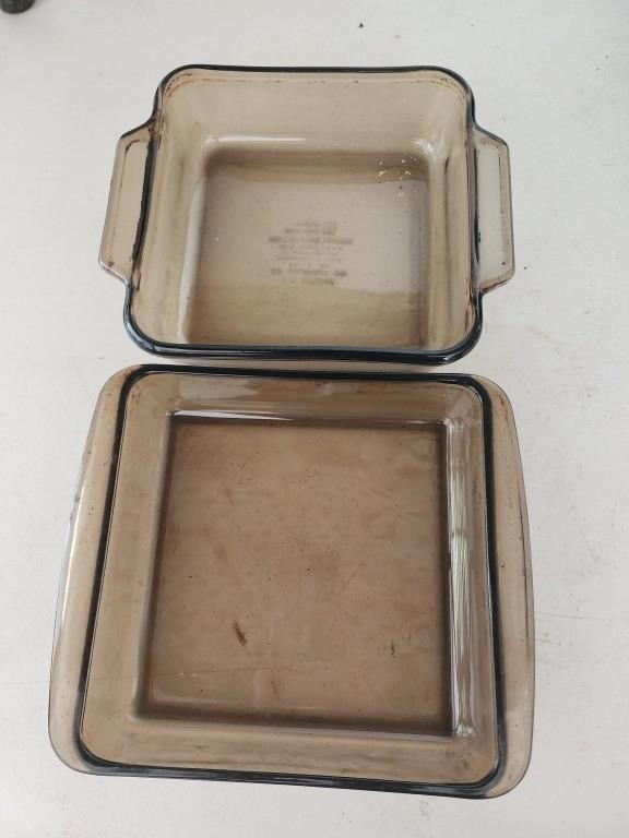 Brown pyrex and anchor hocking glass baking pans