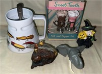 Salt & Pepper, Figurines, Spoons & Lure Cup