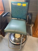 MID CENTURY VINYL SALON CHAIR