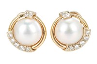 PAIR OF 18K GOLD AND MABE PEARL EARRINGS, 9.5g