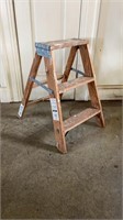 2ft wooden step ladder