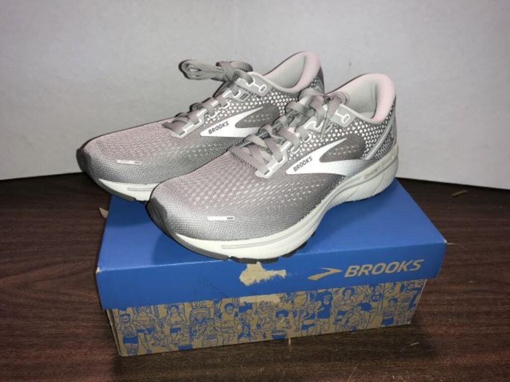 BROOKS MEN AND WOMEN RUNNING SHOES