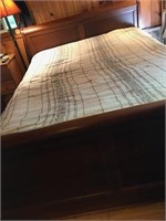 Full Wood Bed fram , mattress like new no stains