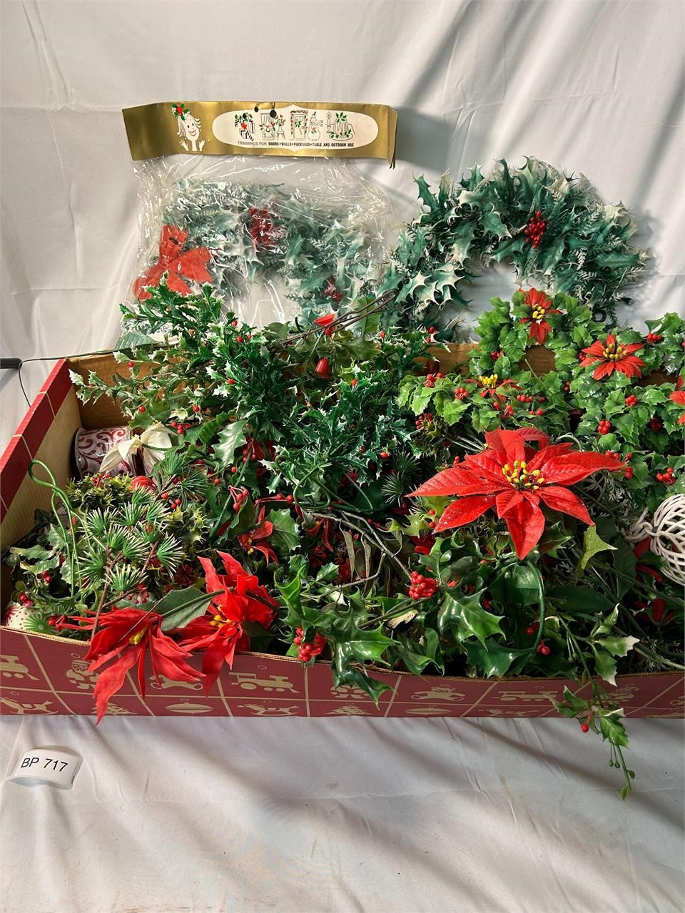Large Lot of VTG Plastic Christmas Decor Wreaths