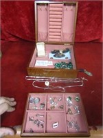 Jewelry box w/contents.