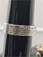 STERLING SILVER RING SIZE 9 3.1 GRAMS