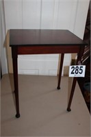 Simple Side Table 23.5 x 19 x 14.5