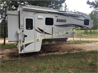 ***2015 LANCE MODEL 1172-11'-11 SLIDE IN