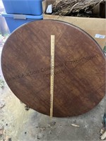 Round folding card table