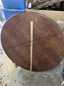 Round folding card table