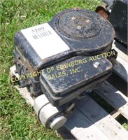 BRIGGS 12 HP VERTICAL SHAFT ENGINE