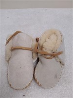 Minnetonka baby moccasins made in USA