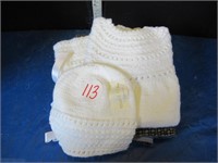 KNITTED BABY CLOTHING, LGE BIB