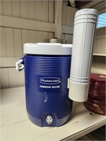 Rubbermaid drink cooler