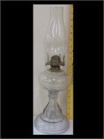 NICE VICTORIAN PANEL GLASS BASE KEROSIN LAMP