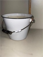 Painted enamel 9x13" bucket with black trim