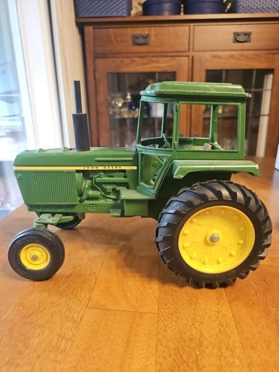 John Deere Model 4430 Row Crop Tractor Ertl