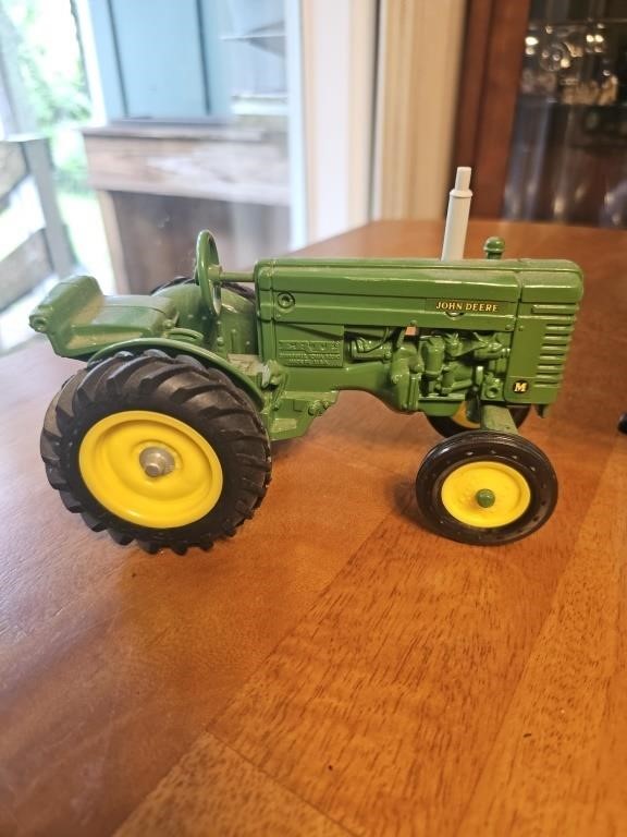 John Deere 2203 Ertl Toy Tractor