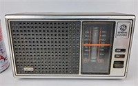 Radio vintage AM/FM General Electric 7-4115B -