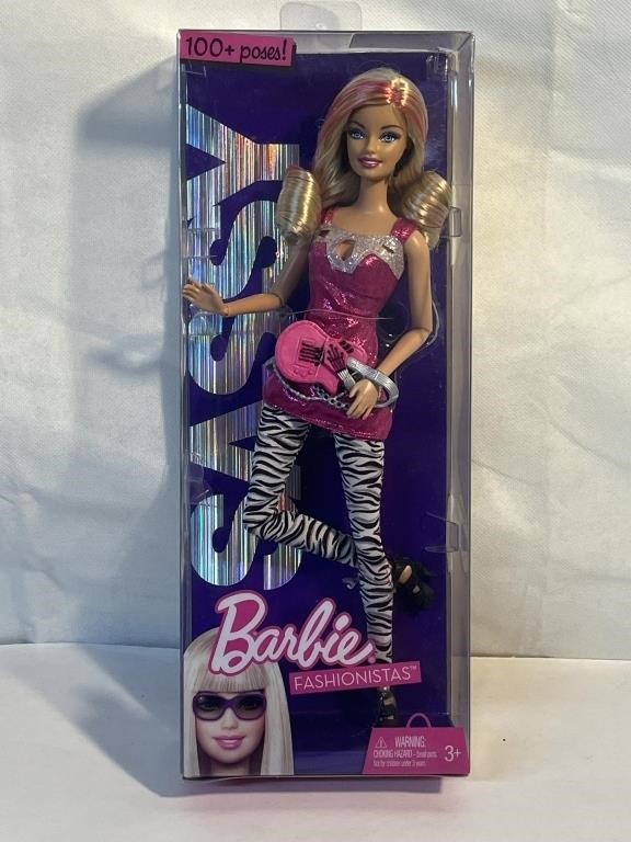 2009 FASHIONISTAS BARBIE NEW IN BOX