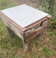 SMALL WORK BENCH APPROX 24"