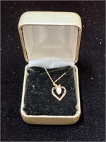 14 K Gold Heart Necklace w/ opal 1.2g
