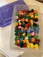 E2) tub full of mathlink cubes block connectors