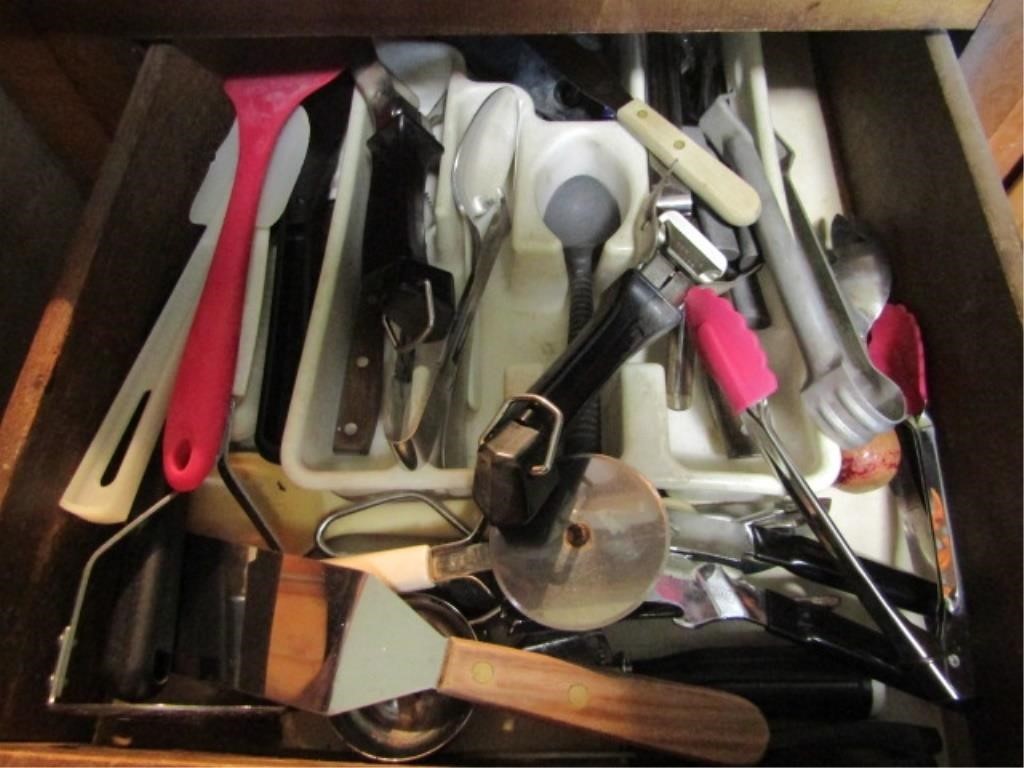 UTENSILS - TONGS, SPATULA'S AND MORE